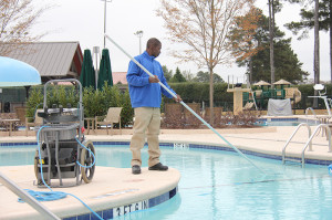 commercial pool maintenance